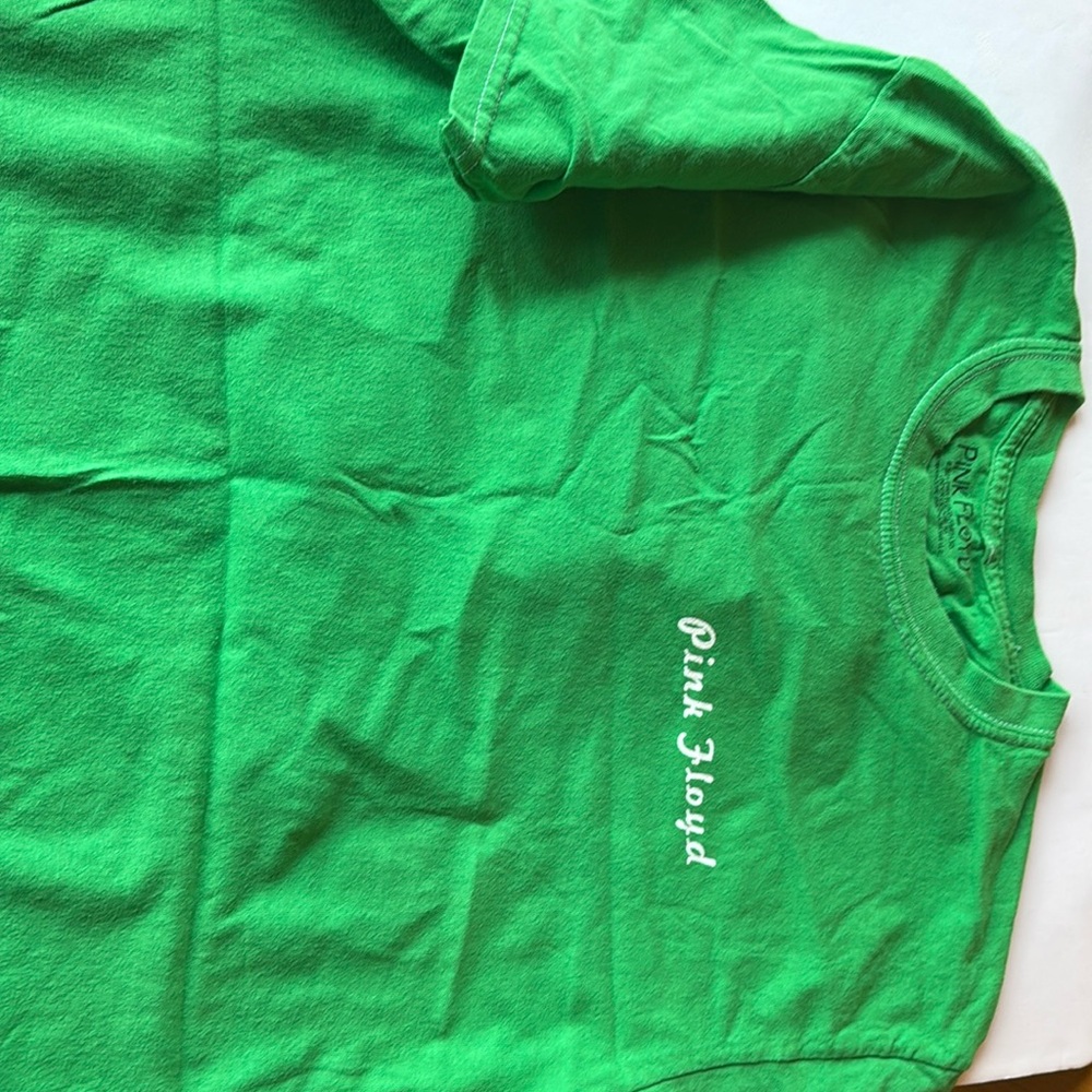 Pink Floyd Men’s T shirt size L.